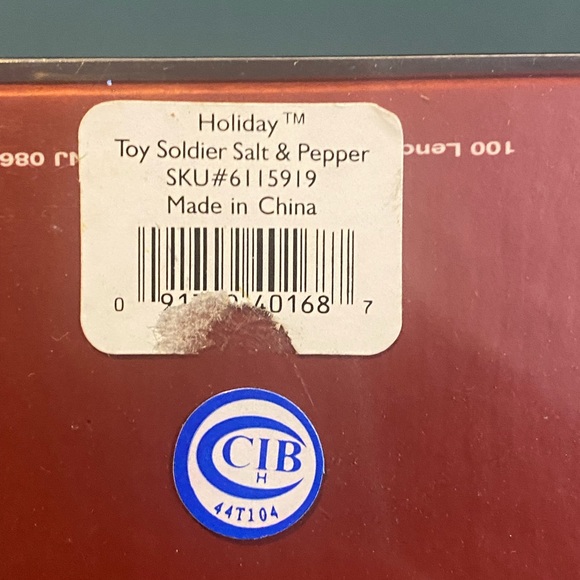 Lenox Holiday Salt/Pepper Shakers TOY SOLDIERS W/ Drum & Bugle Christmas - Picture 5 of 5